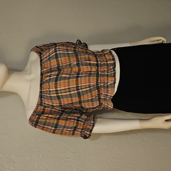 AMERICAN EAGLE Pink Paid Off-Shoulder Ruffle Baddie Crop Top XL - Picture 3 of 12